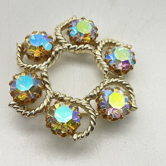 Vintage Kramer Brooch Circular Lavender Aurora Borealis Rhinestones Gold Tone - Picture 3 of 7